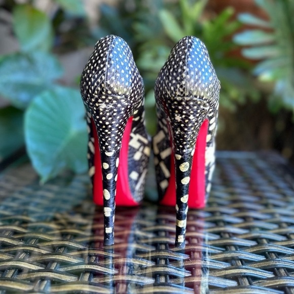 CHRISTIAN LOUBOUTIN - Picture 4 of 7
